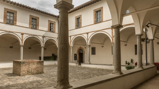 Montone, Umbertide and the Abbey of Montecorona. Discover beautiful ancient villages, medieval castles and fortified abbeys.